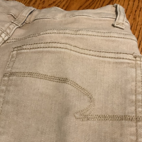 Like new women’s beige/Tan Boot Cut Jeans Size 4 - Picture 7 of 7